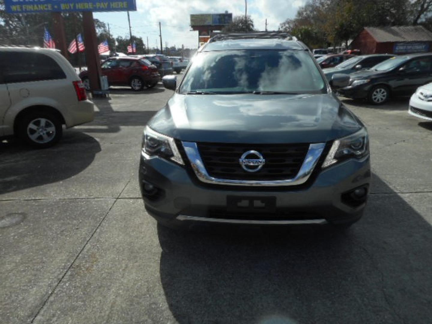 2017 GRAY NISSAN PATHFINDER S; SL; PL (5N1DR2MN9HC) , located at 1200 Cassat Avenue, Jacksonville, FL, 32205, (904) 695-1885, 30.302404, -81.731033 - Photo#0